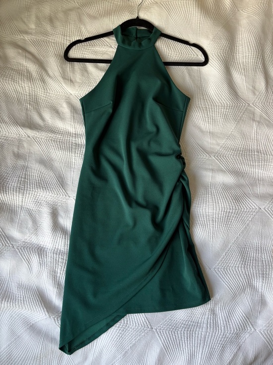 Lulus Dresses & Skirts - Lulu’s Emerald Green Halter Mini Bodycon Dress